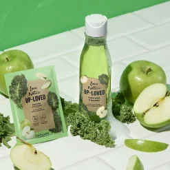 Oczyszczający peeling do twarzy Love Nature Up-Loved z jabłkiem z upcyklingu i organicznym jarmużem 10 ml