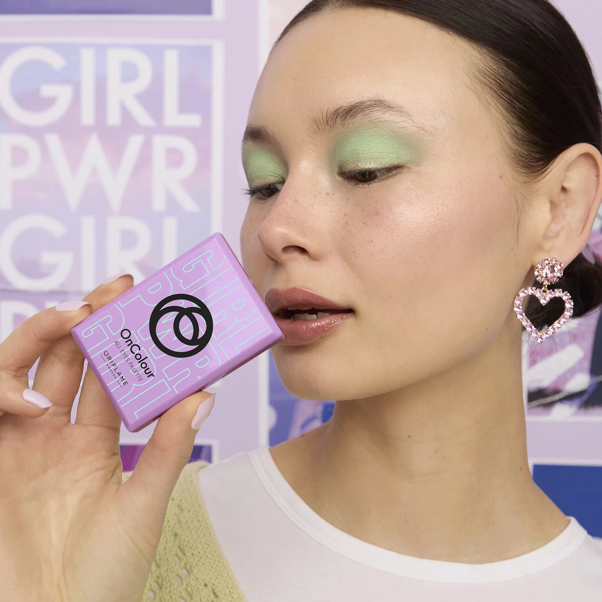 Paletka do makijażu oczu OnColour 4.24 g