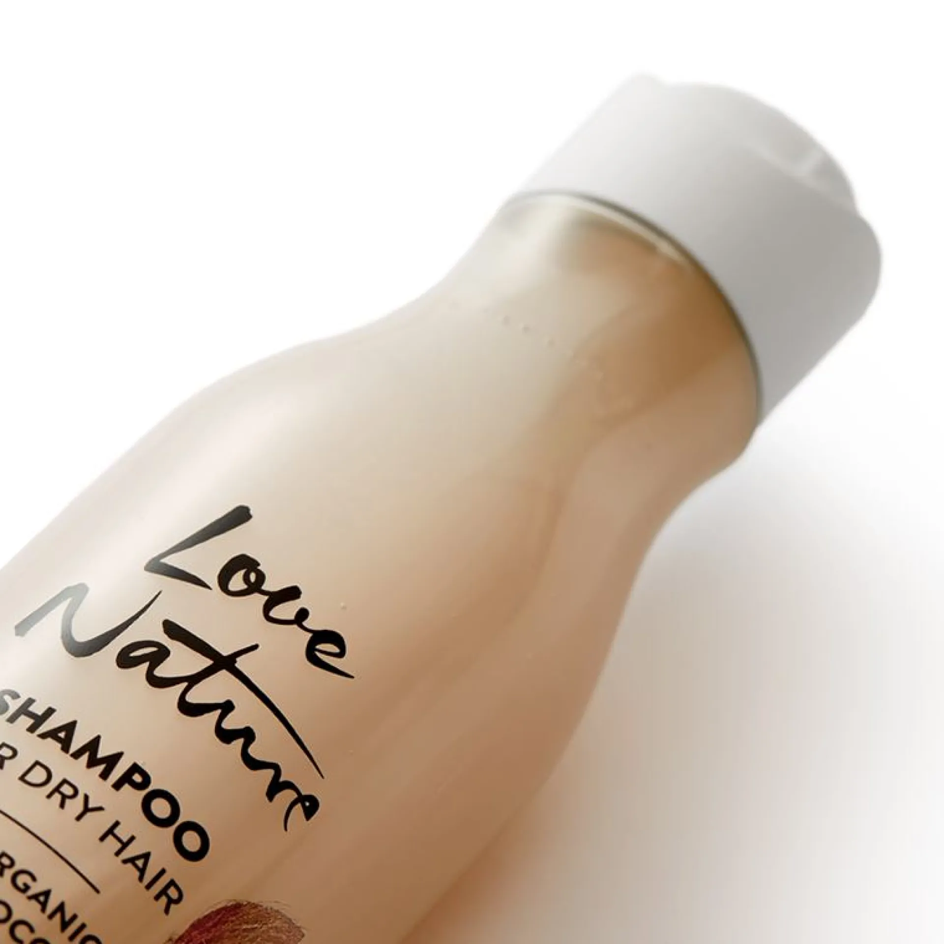 Szampon Love Nature z organiczną pszenicą i kokosem do włosów suchych 250 ml