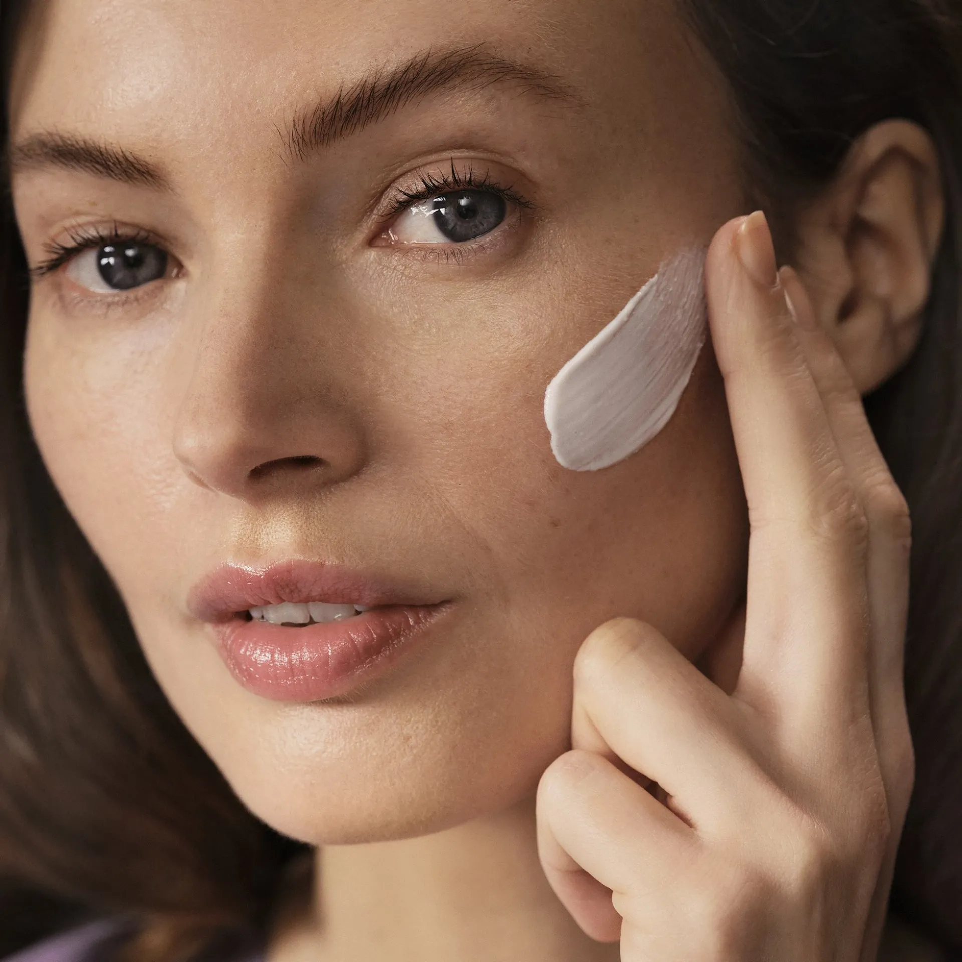 Ujędrniający krem na dzień SPF 20 Royal Velvet 50 ml