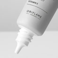 Ultralekki ochronny krem na dzień Novage+ Proceuticals SPF 50 30 ml